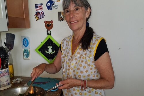 Paula Tepedino cooking